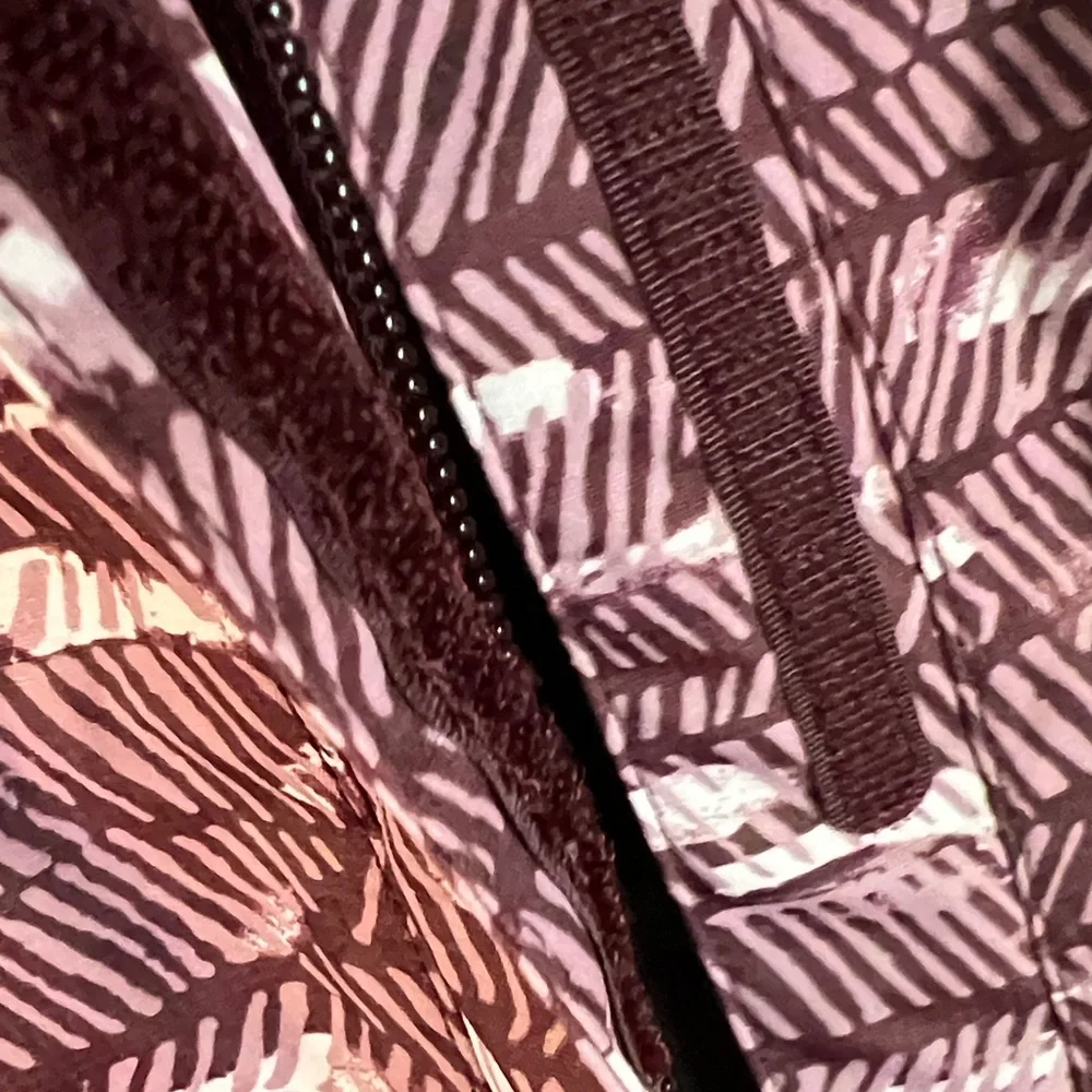 The North Face Women's Burgundy Patterned Raincoat - Picture 6 of 9